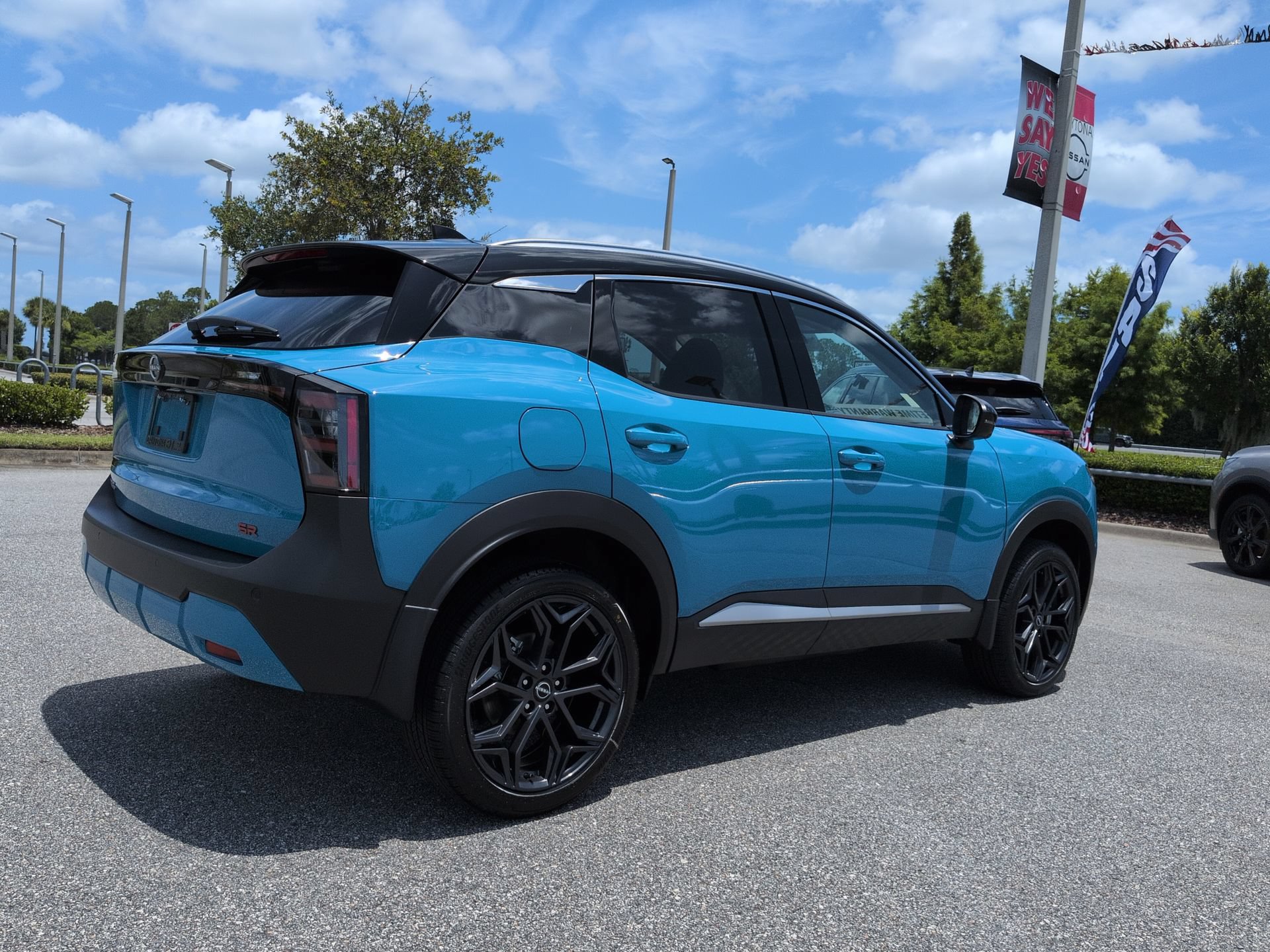 New 2026 Nissan Kicks SR FWD image 5