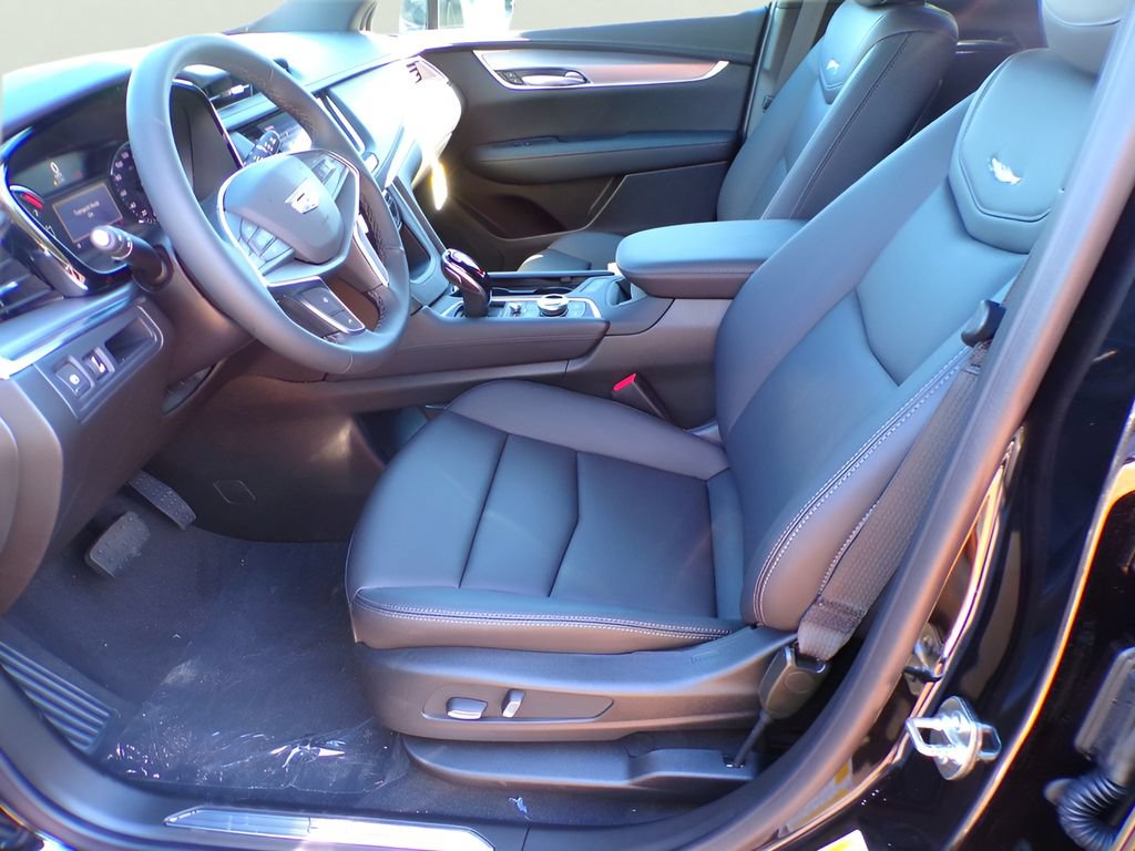 New 2026 Cadillac XT5 Luxury w/ LPO, Floor Liner Package AWD/4WD image 7