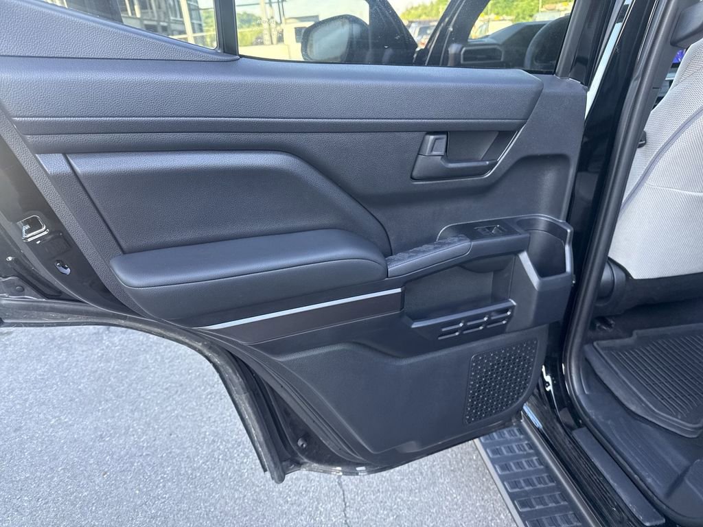 Used 2025 Toyota 4Runner SR5 AWD/4WD image 24