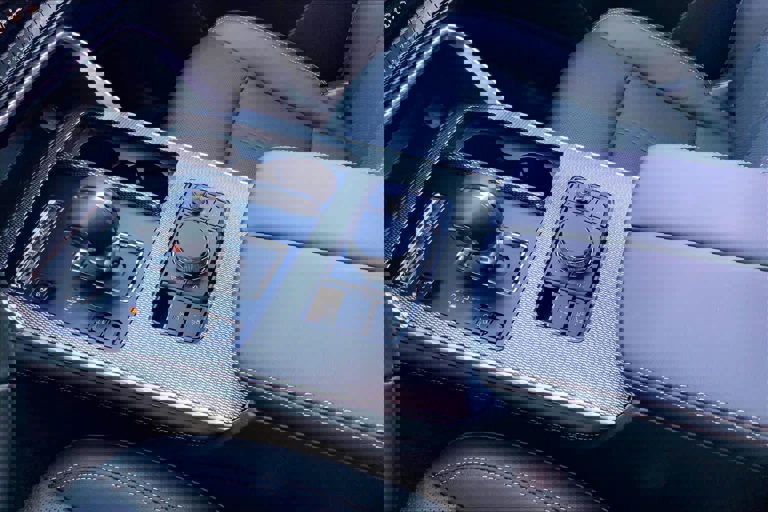 Used 2024 MAZDA CX-90 Plug-In Hybrid w/ Premium Pkg image 17