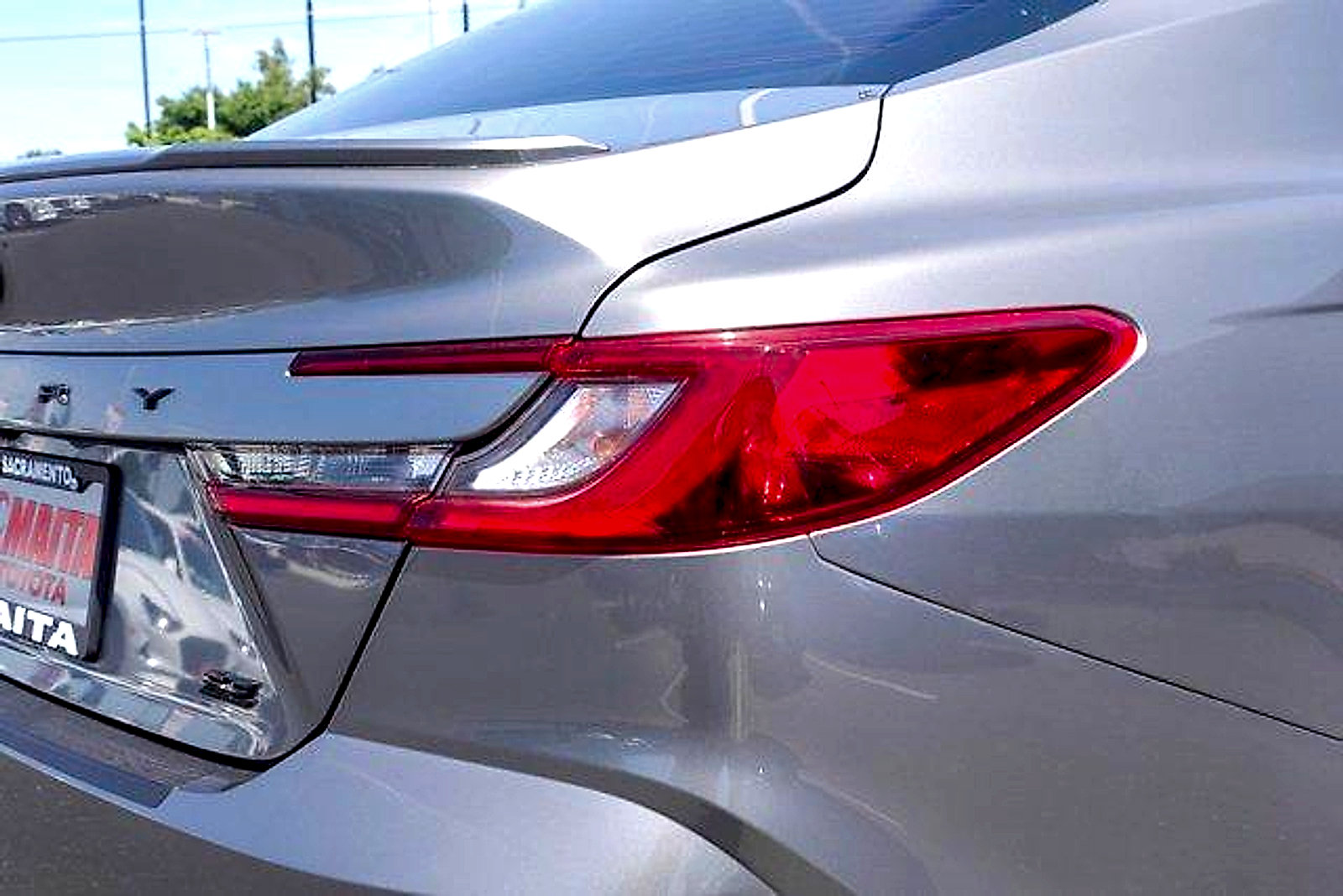 Used 2025 Toyota Camry SE w/ Multimedia Upgrade Package FWD image 5
