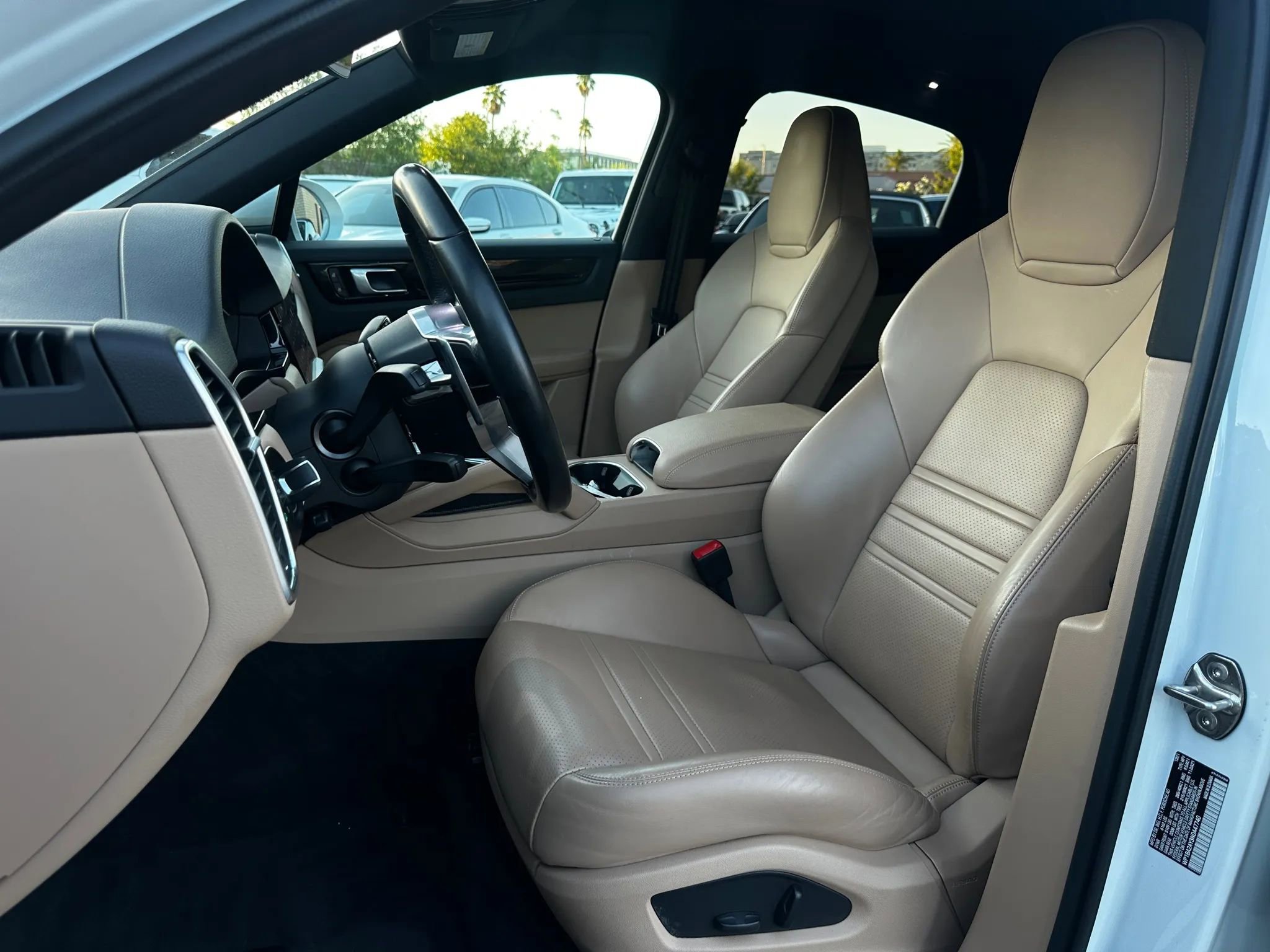 Used 2022 Porsche Cayenne Sport Utility 4D image 14