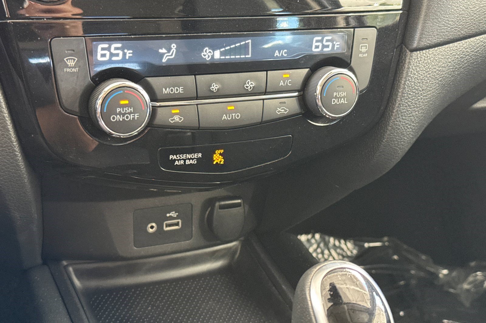 Used 2020 Nissan Rogue SV FWD image 26