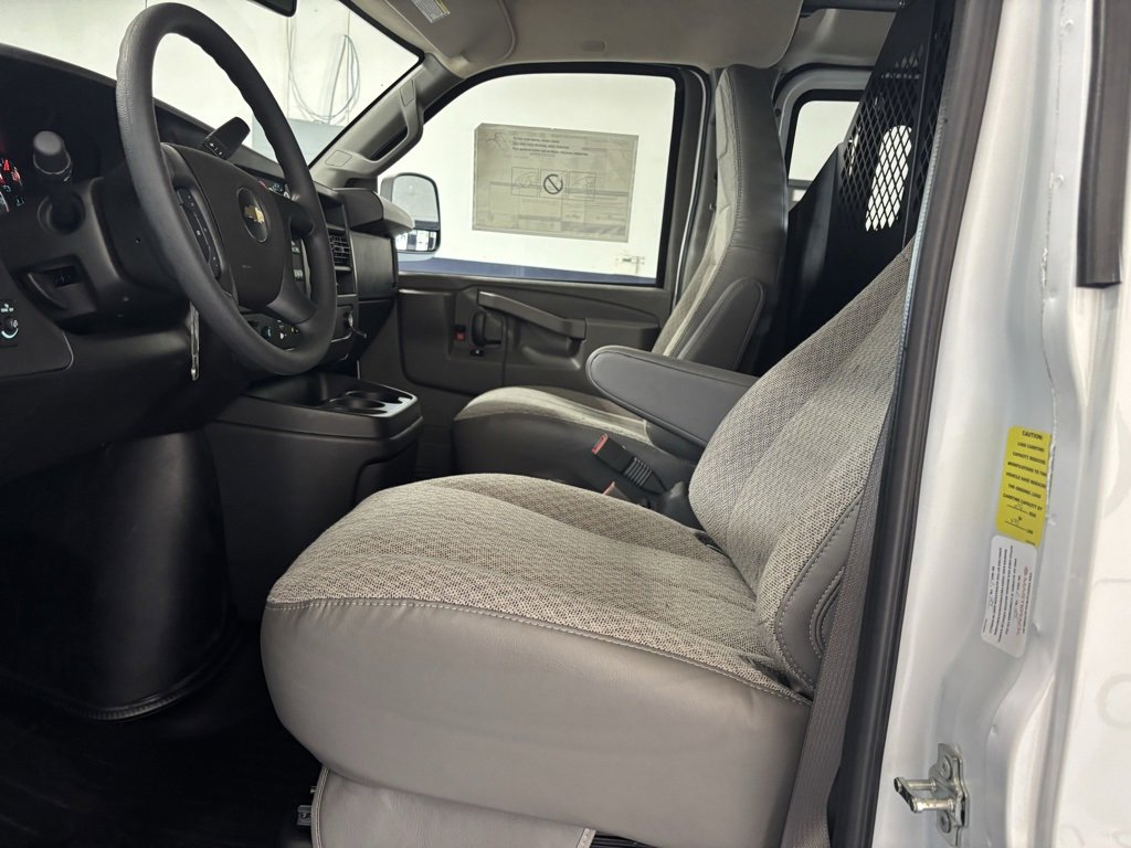 New 2025 Chevrolet Express 2500 w/ Driver Convenience Package image 27
