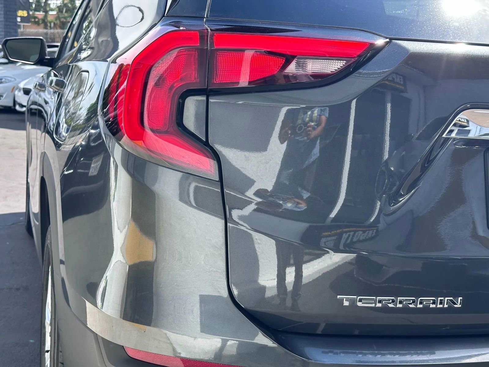 Used 2018 GMC Terrain SLE image 21