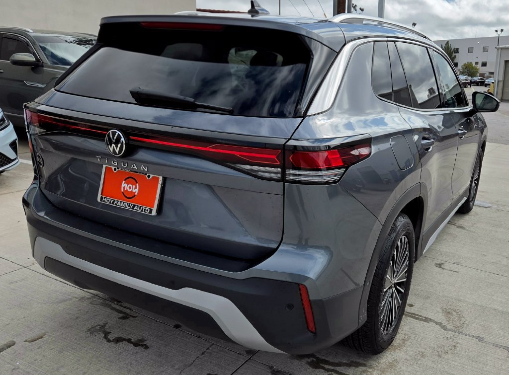 Certified 2026 Volkswagen Tiguan S FWD image 8