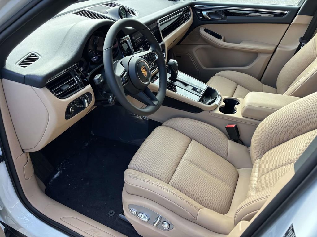 New 2026 Porsche Macan image 19