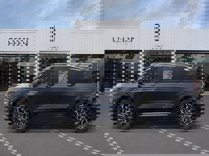 New 2026 Lincoln Nautilus Premier w/ Equipment Group 102A AWD/4WD image 3