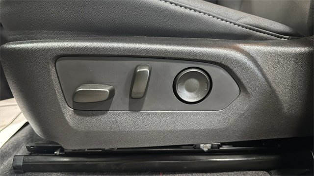 Used 2026 Chevrolet Colorado LT w/ LT Convenience Package image 35