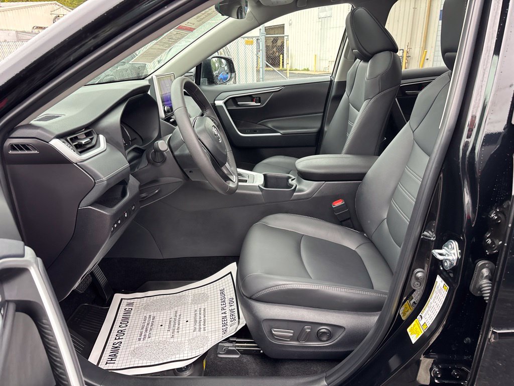 Used 2025 Toyota RAV4 XLE Premium AWD/4WD image 18