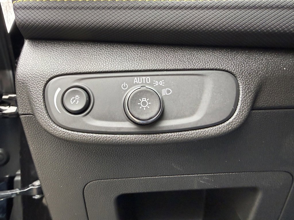 Used 2025 Chevrolet TrailBlazer ACTIV w/ Convenience Package image 24