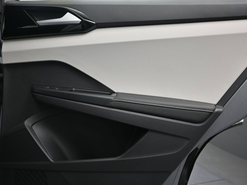New 2025 Volkswagen Taos S image 14