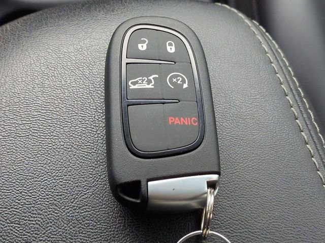 Used 2022 Jeep Cherokee Limited image 37