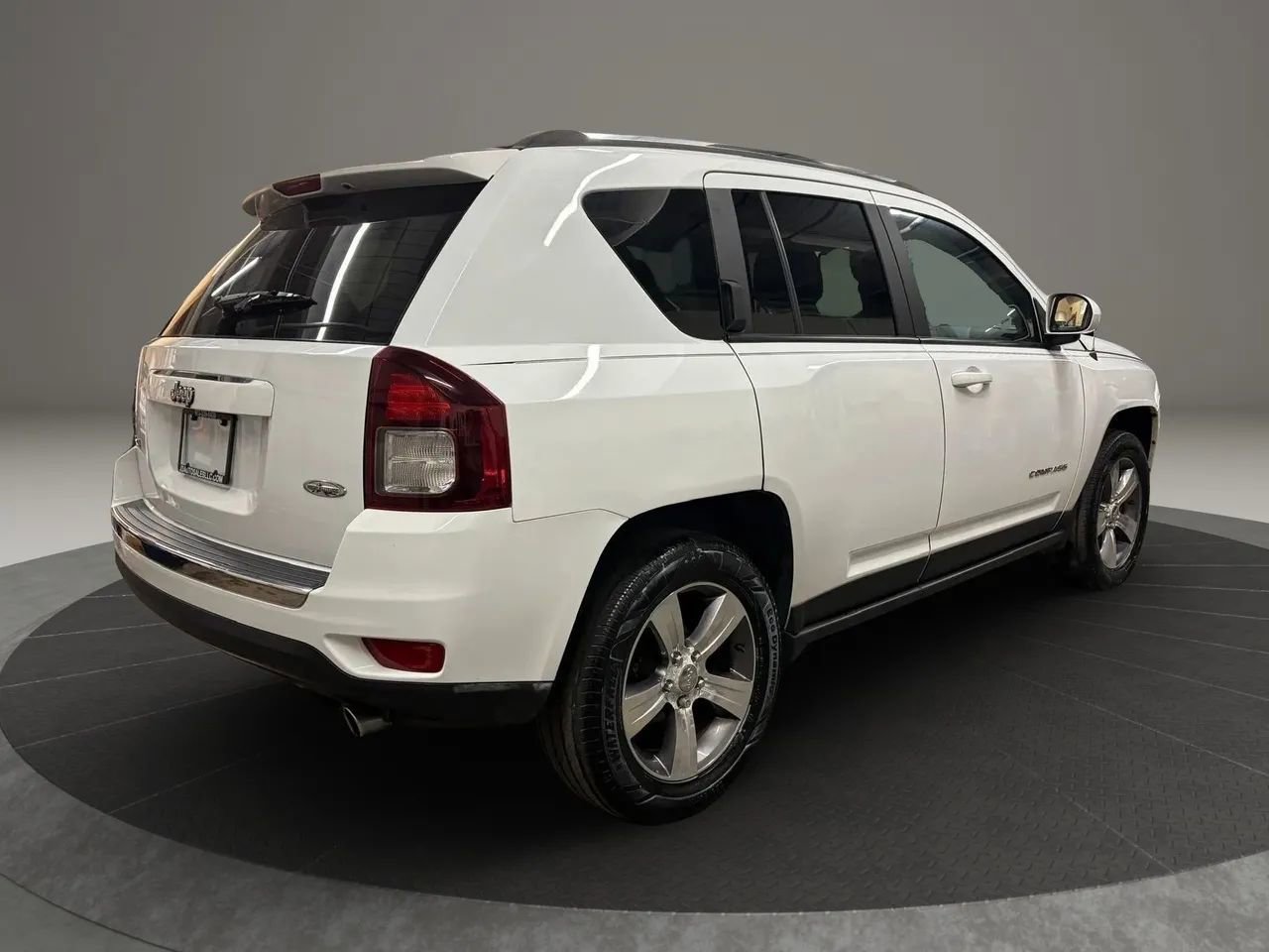 Used 2017 Jeep Compass High Altitude image 7