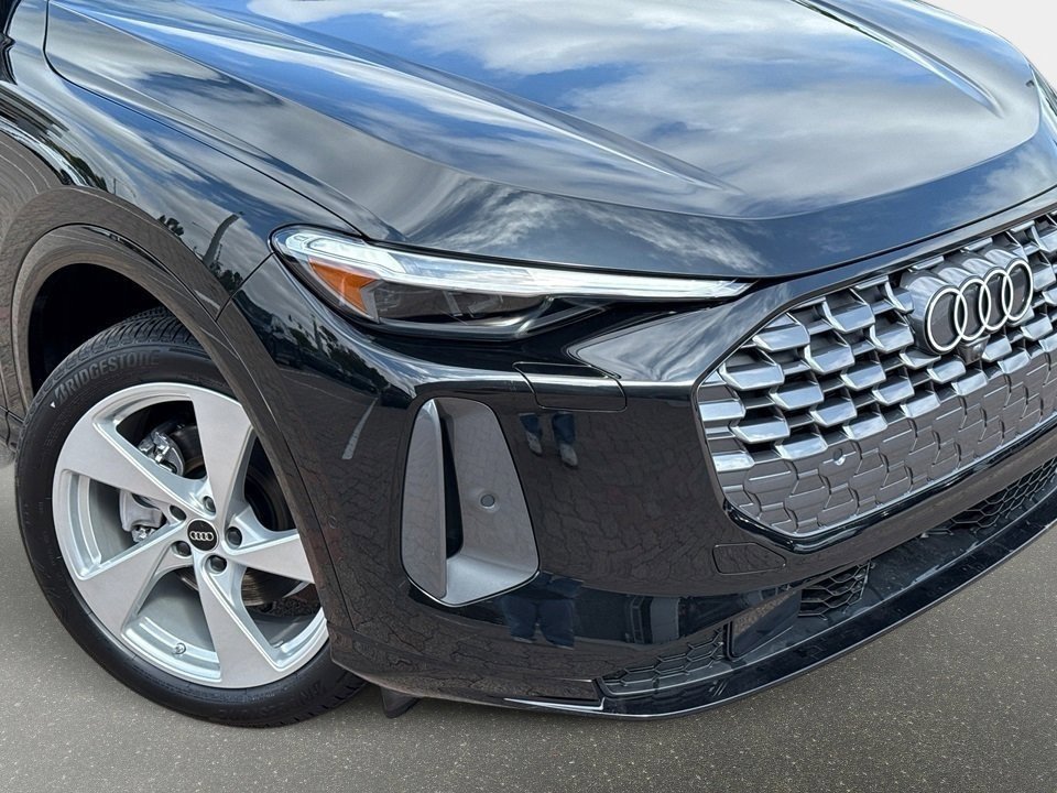 Certified 2025 Audi Q5 2.0T Premium Plus w/ Premium Plus image 5