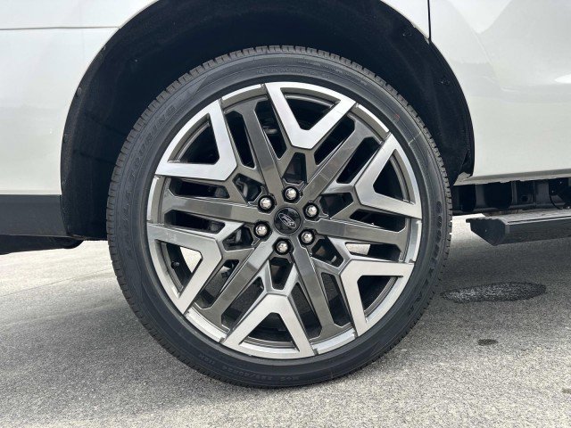 New 2026 Ford Expedition Max Platinum w/ Platinum Ultimate Package AWD/4WD image 17