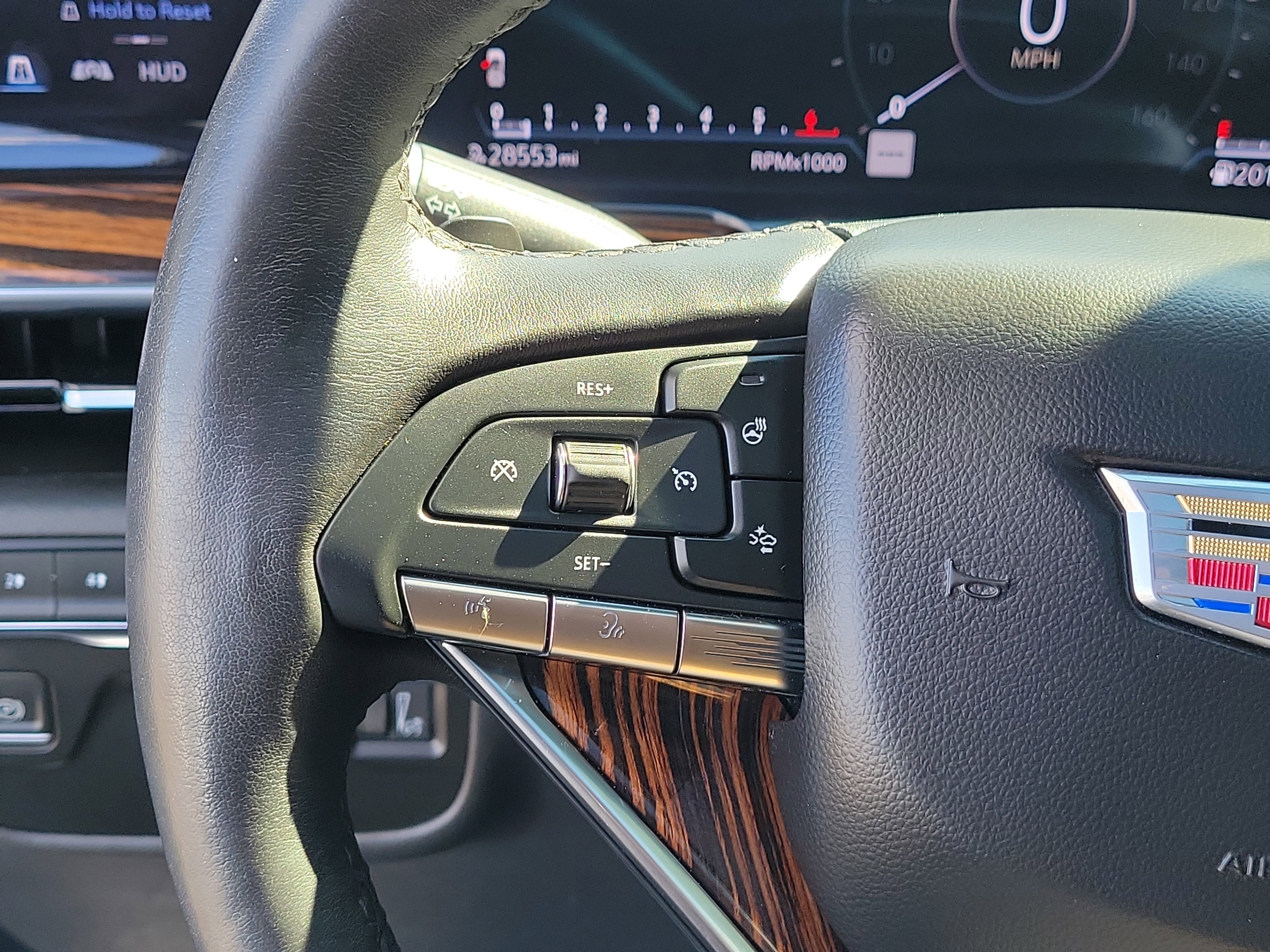 Used 2022 Cadillac Escalade Premium Luxury image 25