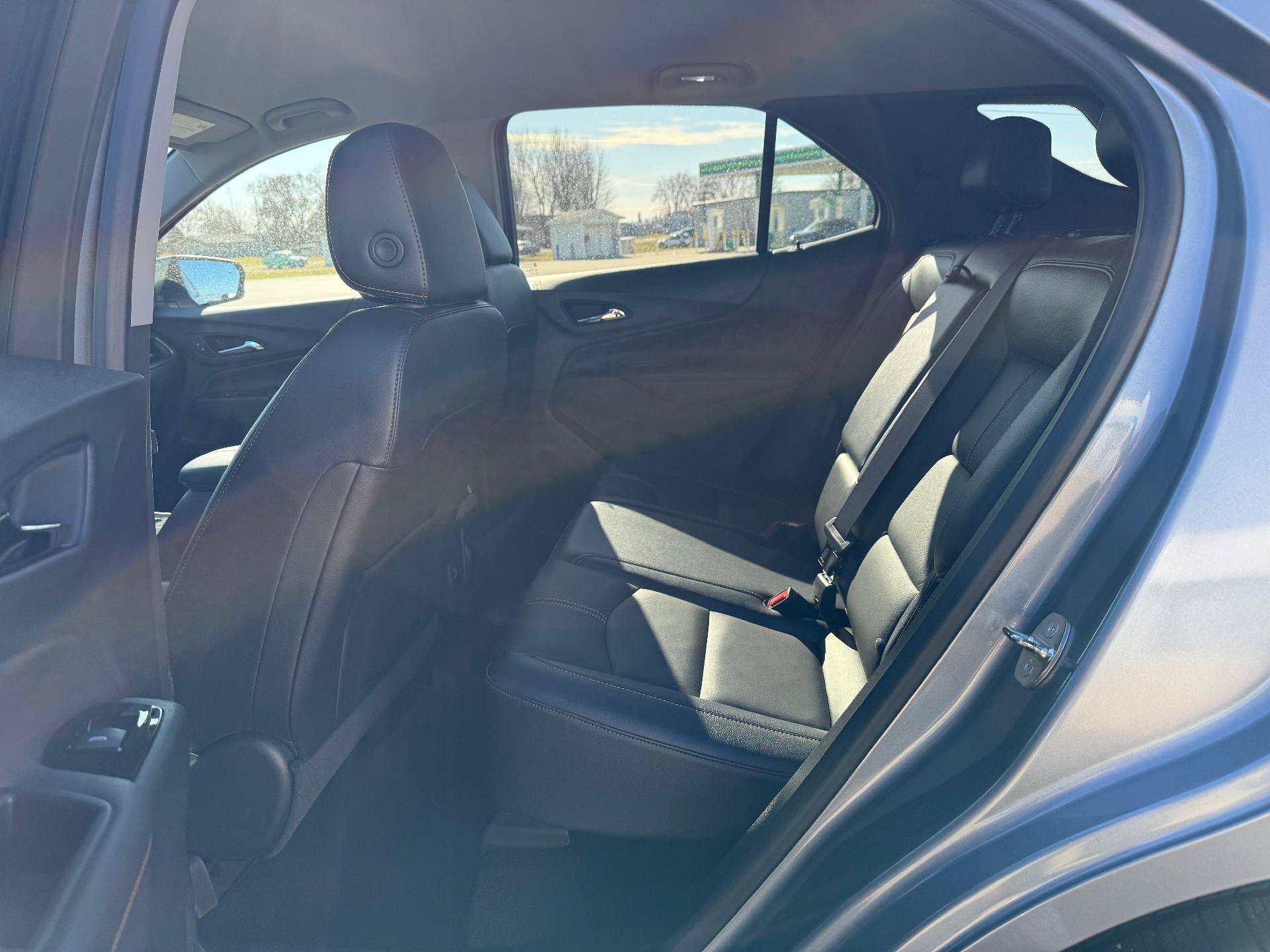 Used 2023 Chevrolet Equinox Premier FWD image 12