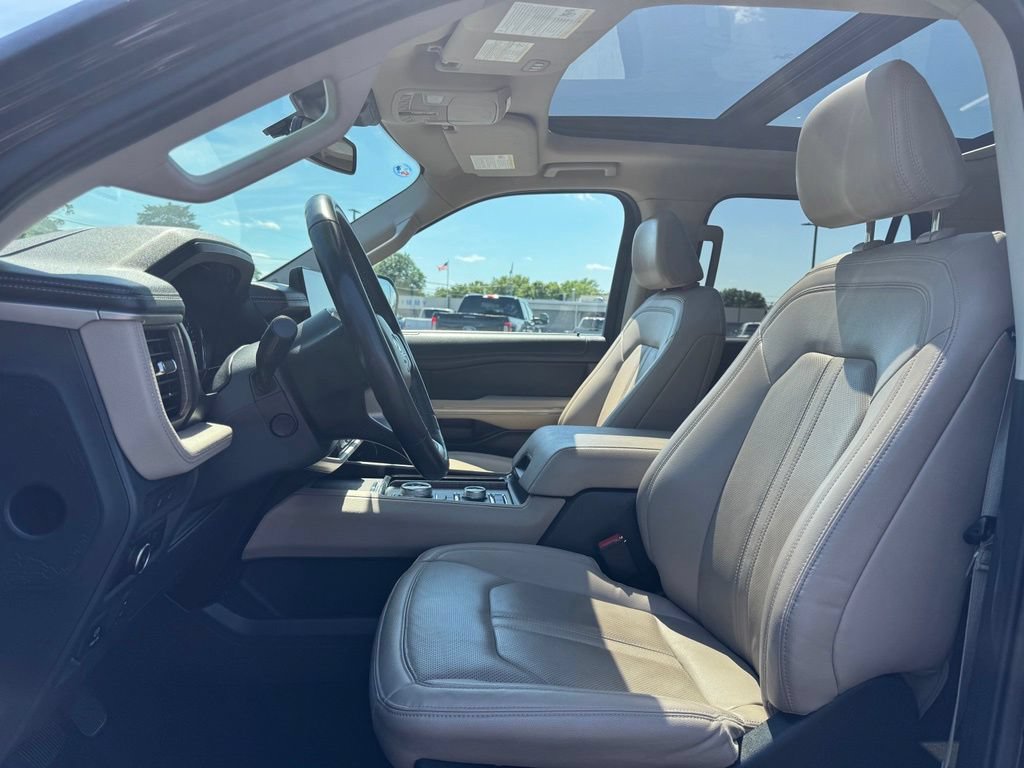 Used 2024 Ford Expedition Limited AWD/4WD image 5