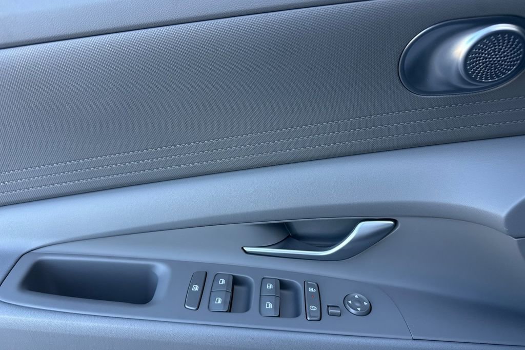 New 2026 Hyundai Elantra SE image 8