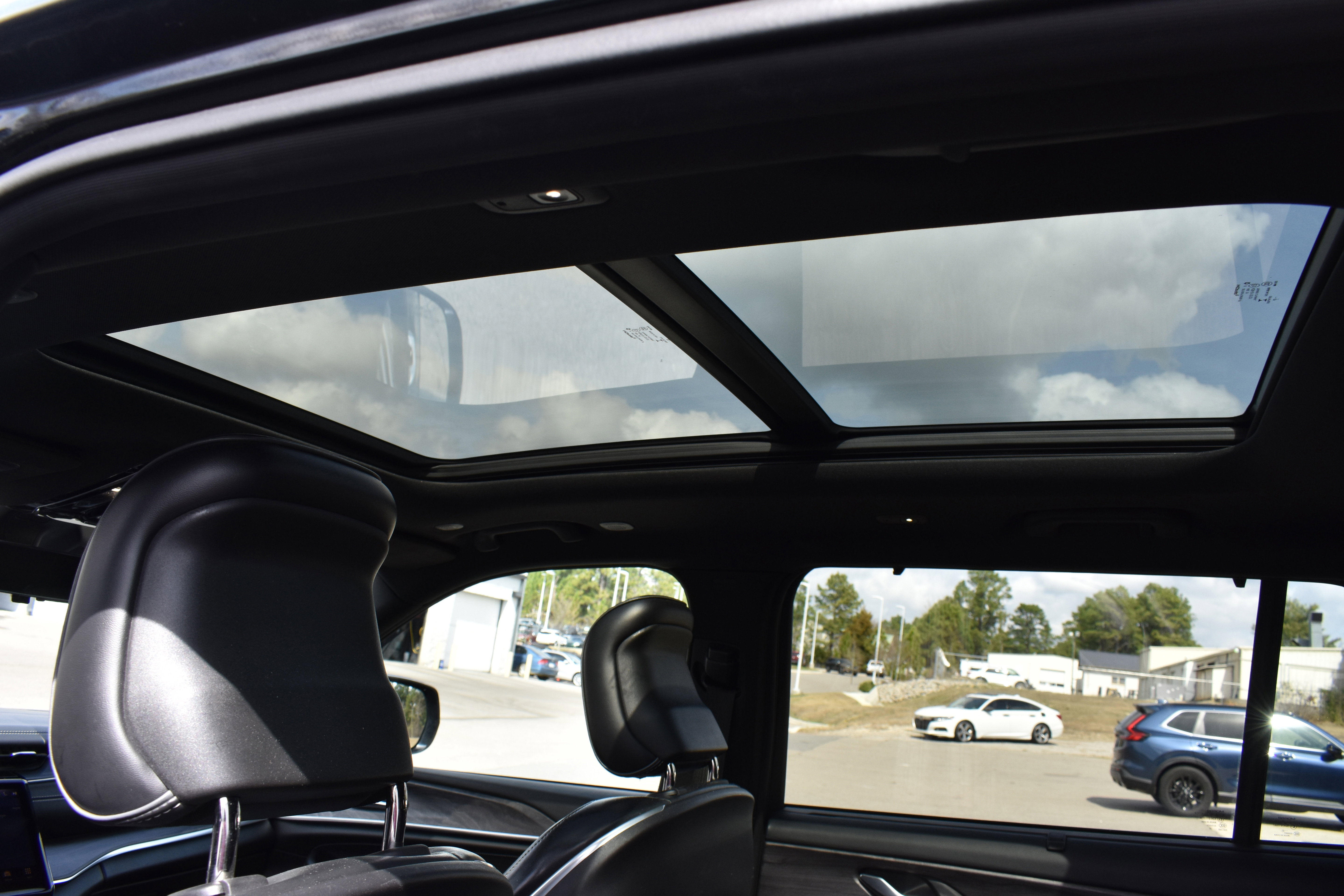 Used 2021 Jeep Grand Cherokee L Overland w/ Luxury Tech Group IV image 27