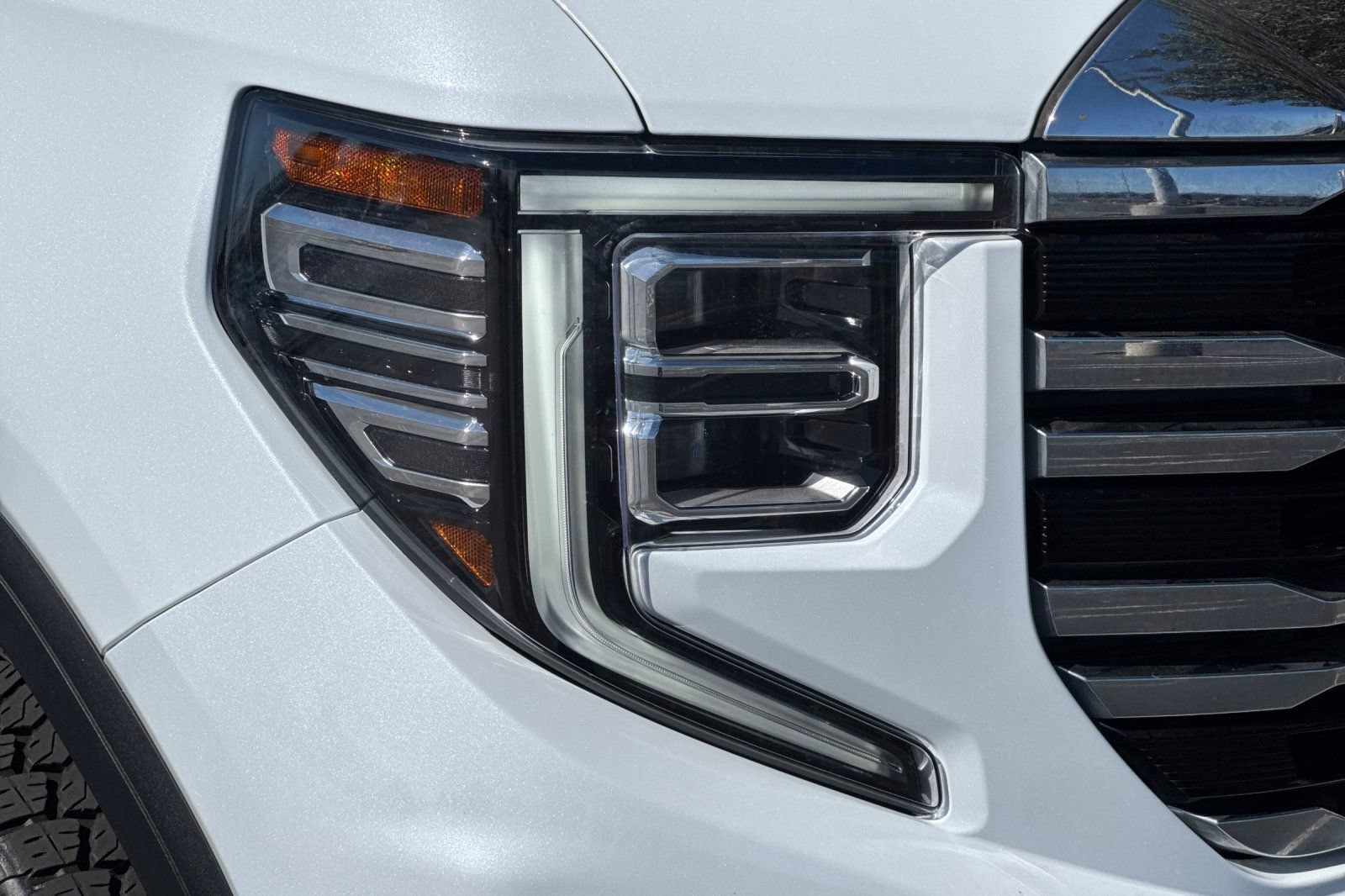 Used 2026 GMC Sierra 1500 SLT w/ SLT Premium Plus Package AWD/4WD image 46