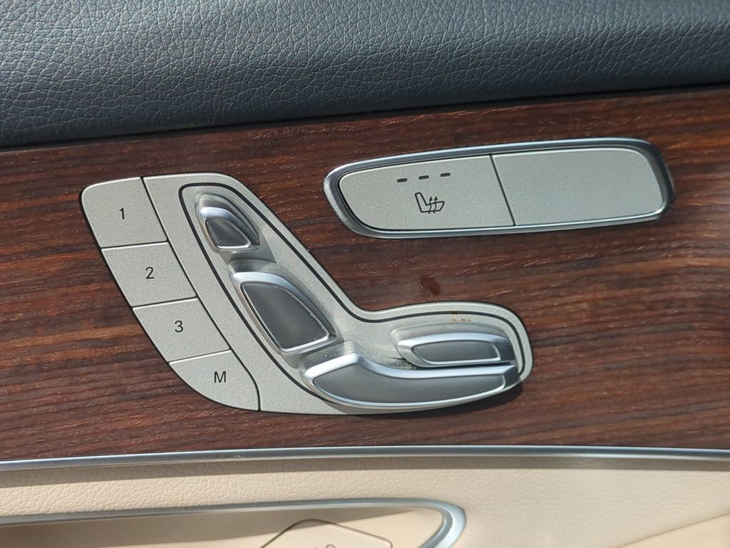 Used 2022 Mercedes-Benz GLC 300 4MATIC image 22