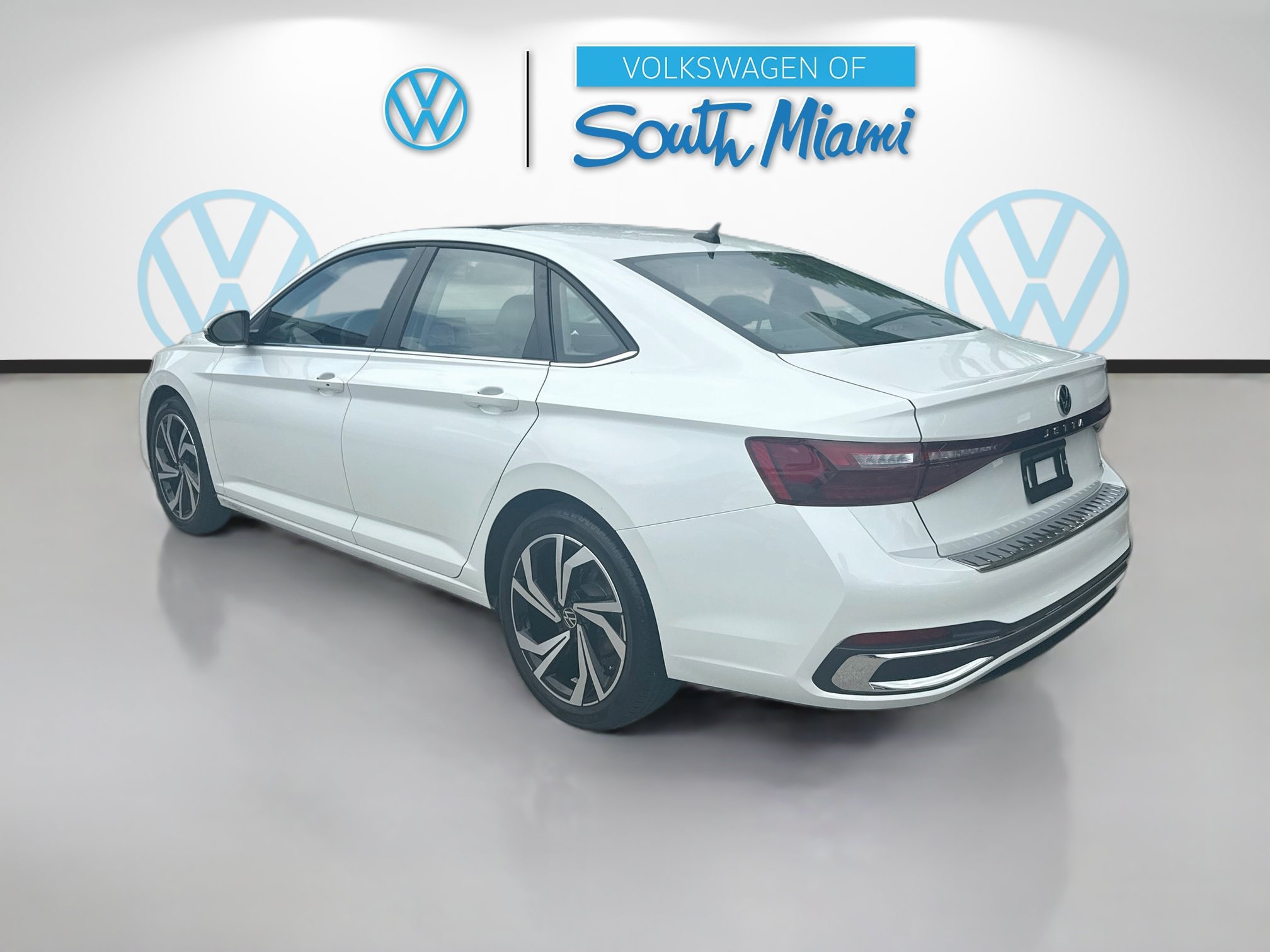 Used 2025 Volkswagen Jetta SEL FWD image 5