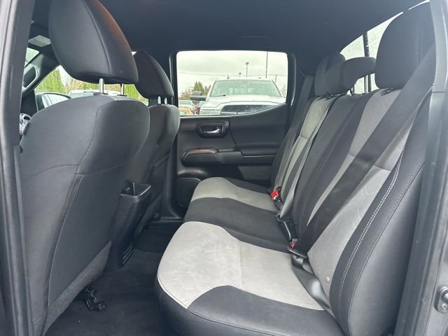 Used 2022 Toyota Tacoma TRD Off-Road w/ Technology Package image 18