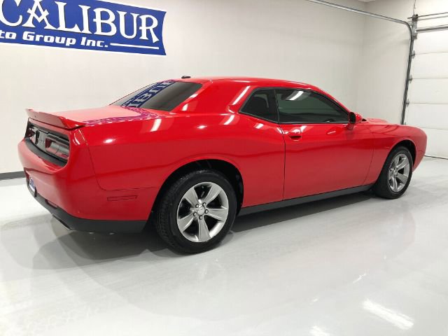 Used 2019 Dodge Challenger SXT image 27