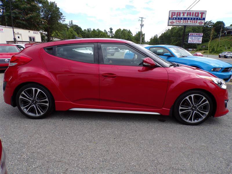 Used 2016 Hyundai Veloster Turbo w/ Option Group 04 FWD image 11