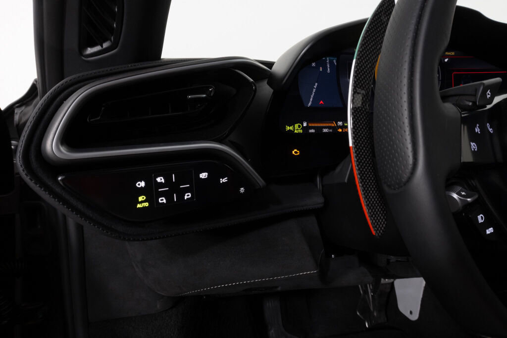 Used 2024 Ferrari 296 GTB image 32