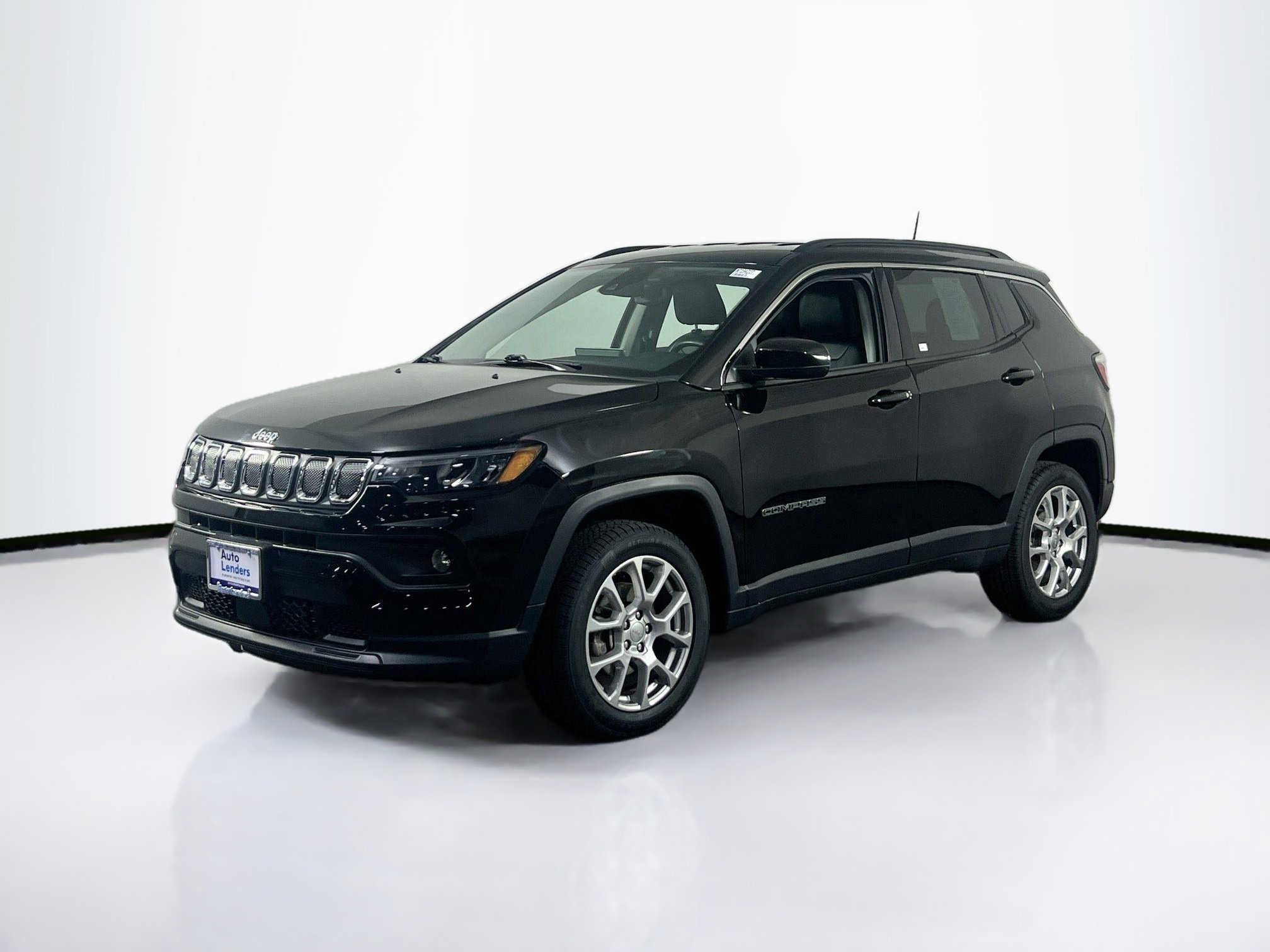 Used 2022 Jeep Compass Latitude image 1