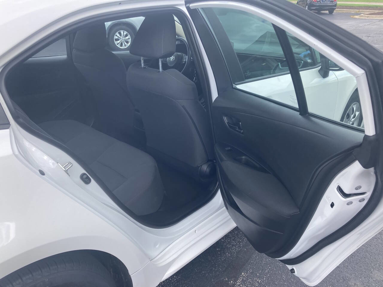 Used 2022 Toyota Corolla LE image 20