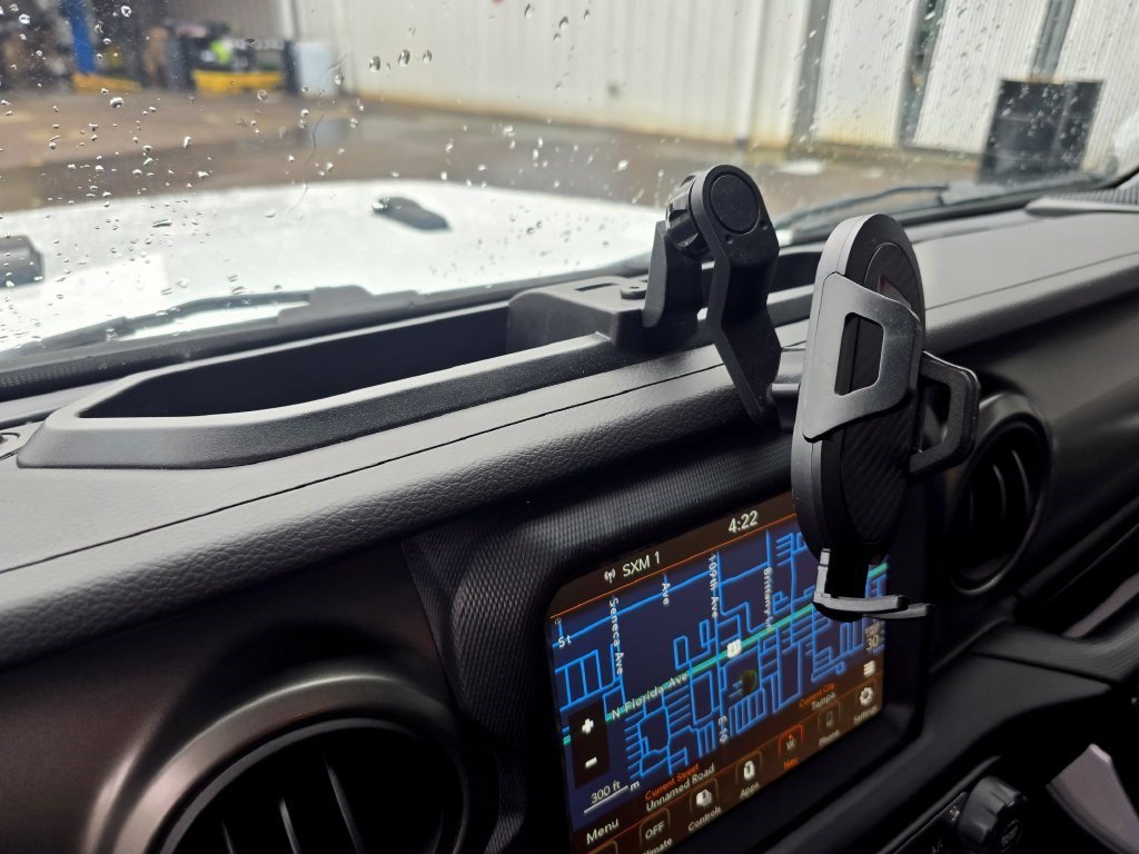 Used 2023 Jeep Gladiator Sport AWD/4WD image 31