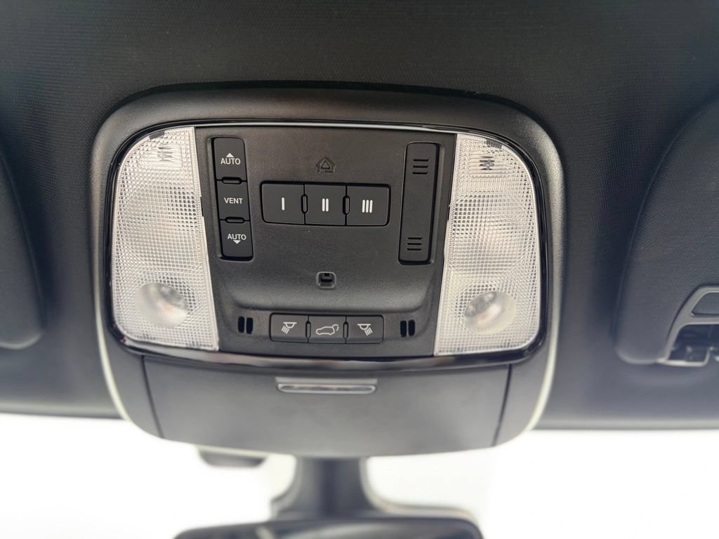 Used 2023 Dodge Durango R/T AWD/4WD image 32