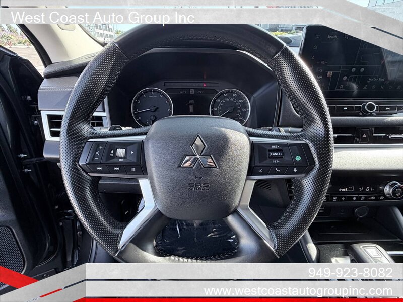 Used 2025 Mitsubishi Outlander SE AWD/4WD image 6