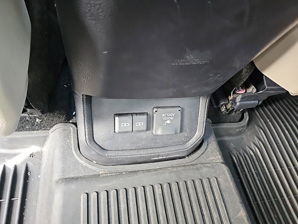 Used 2023 Toyota Highlander Platinum image 15