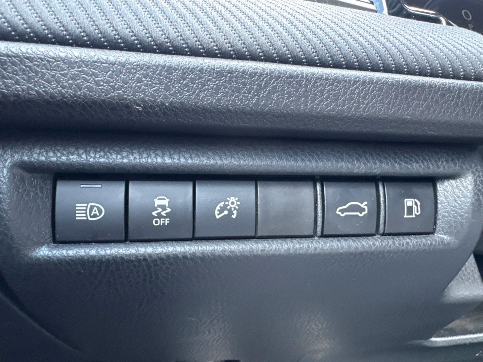 Used 2025 Toyota Camry SE FWD image 17