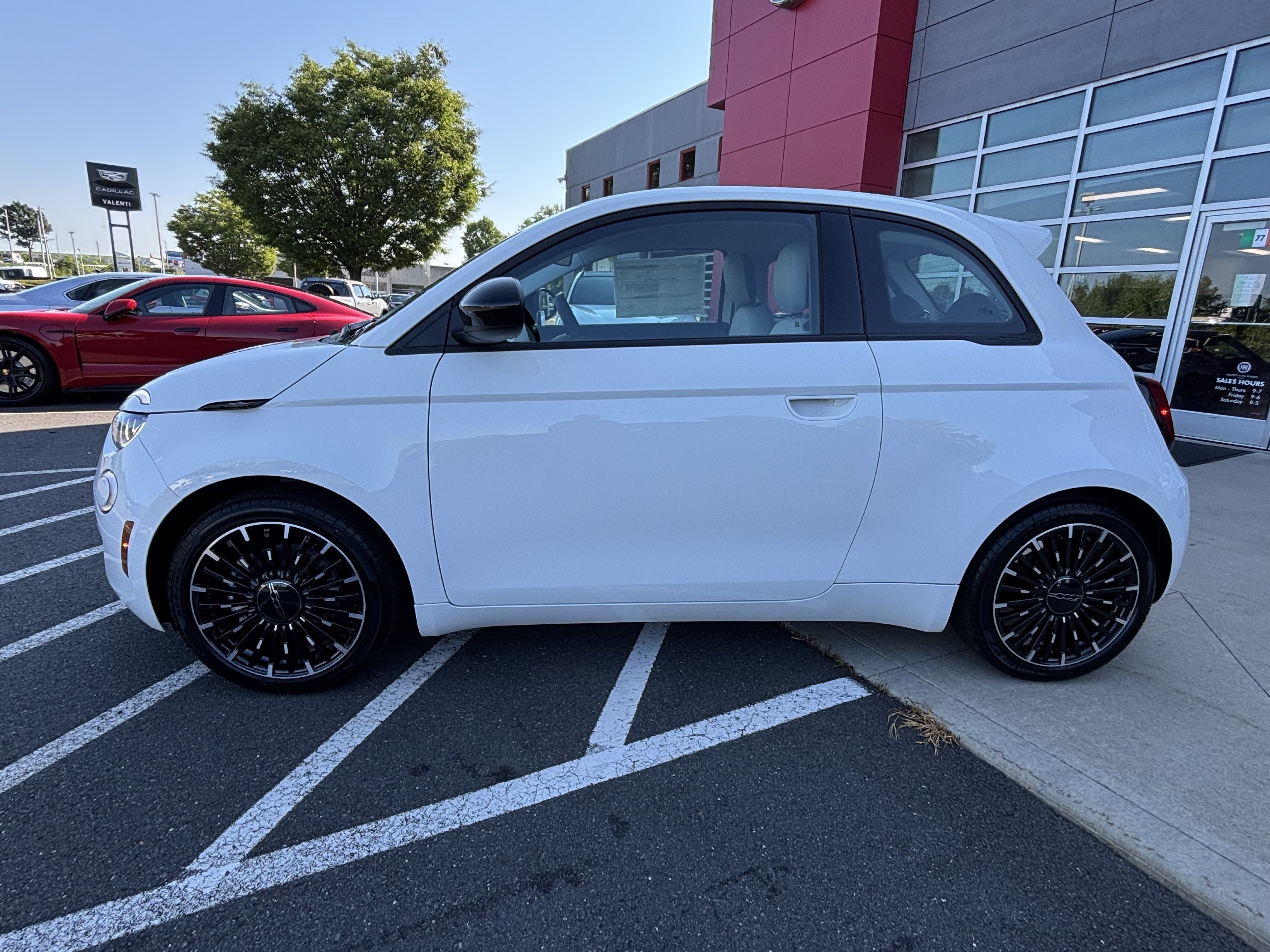 New 2026 FIAT 500 e w/ Comfort Group FWD image 4