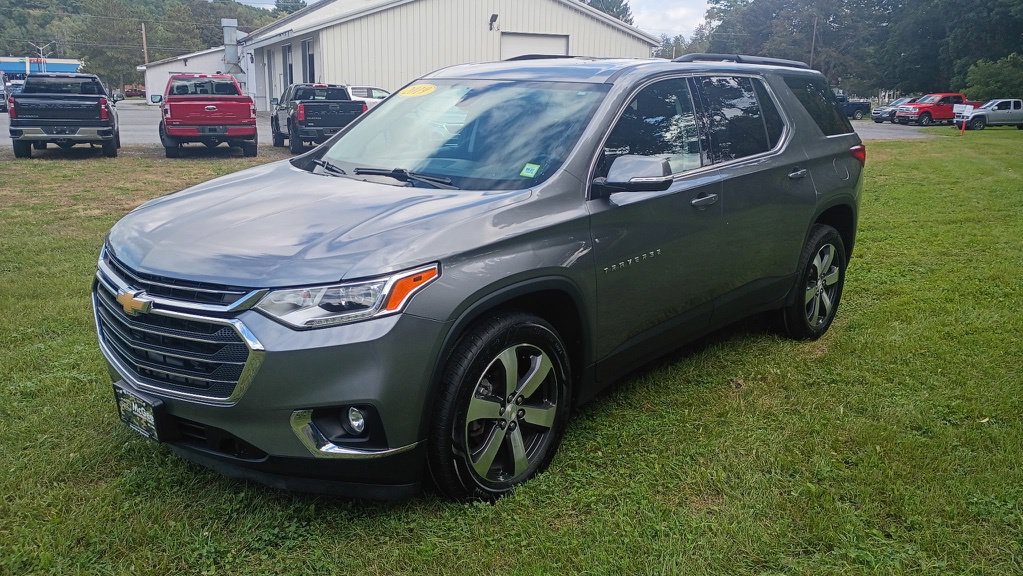 Used 2019 Chevrolet Traverse LT w/ LT Premium Package AWD/4WD image 3