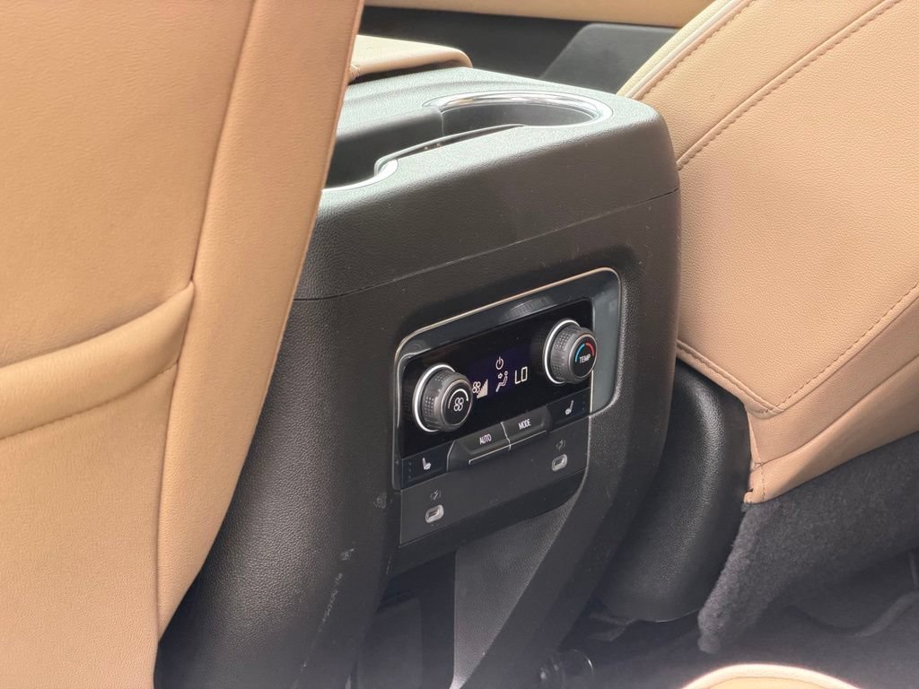 Used 2023 Chevrolet Tahoe Premier AWD/4WD image 35