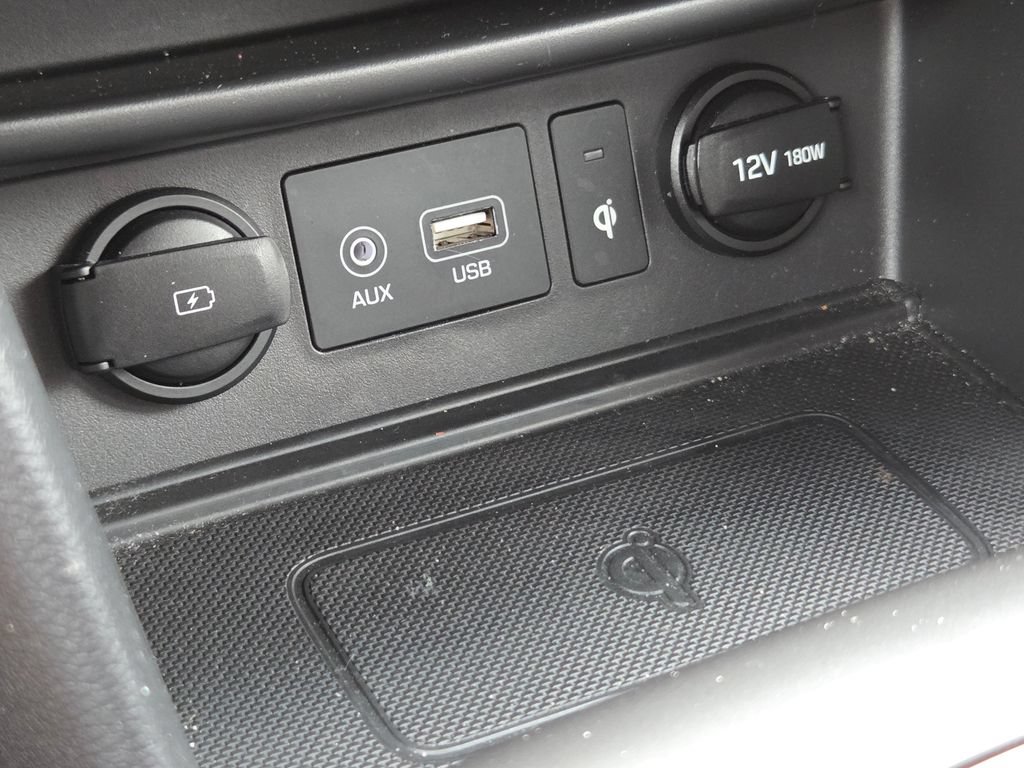 Used 2020 Hyundai Kona SEL Plus AWD/4WD image 5