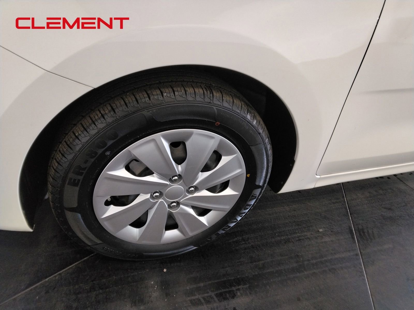 Used 2023 Kia Rio S image 41