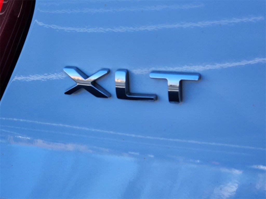 Used 2017 Ford Explorer XLT w/ Equipment Group 202A image 12