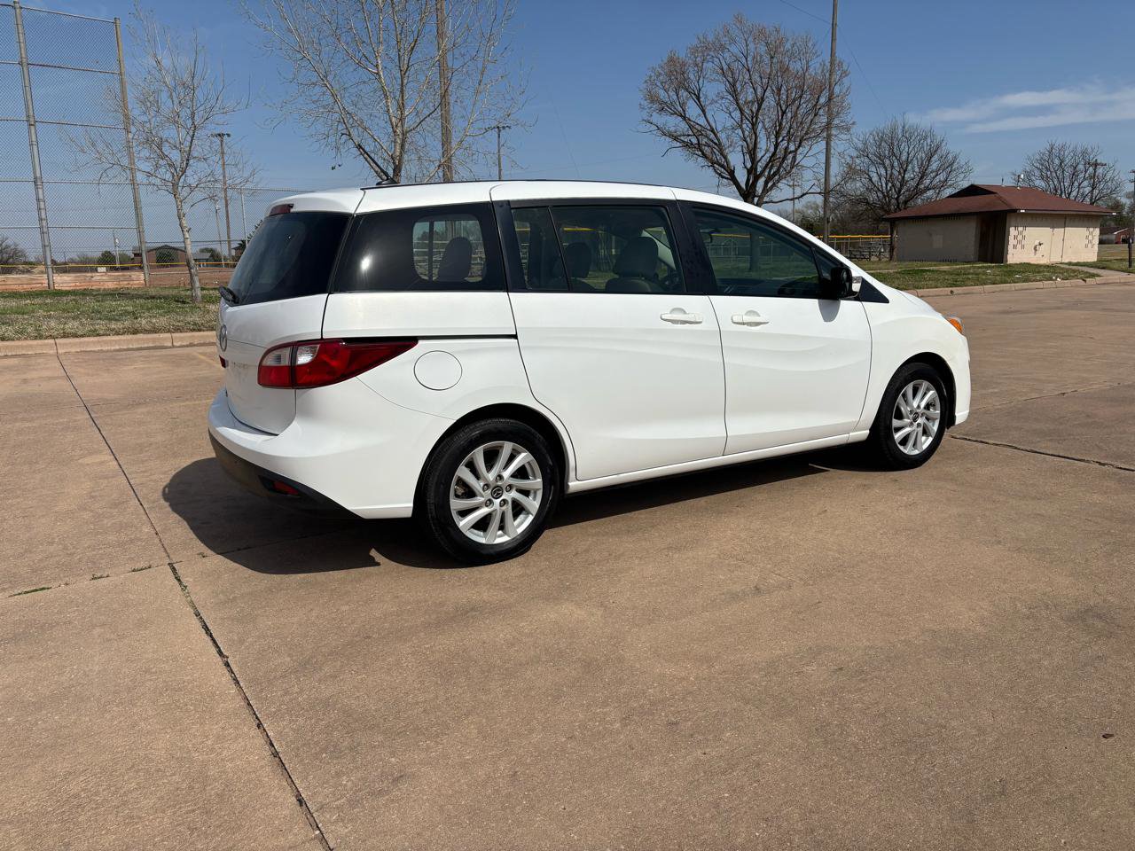 Used 2015 MAZDA MAZDA5 Sport FWD image 24