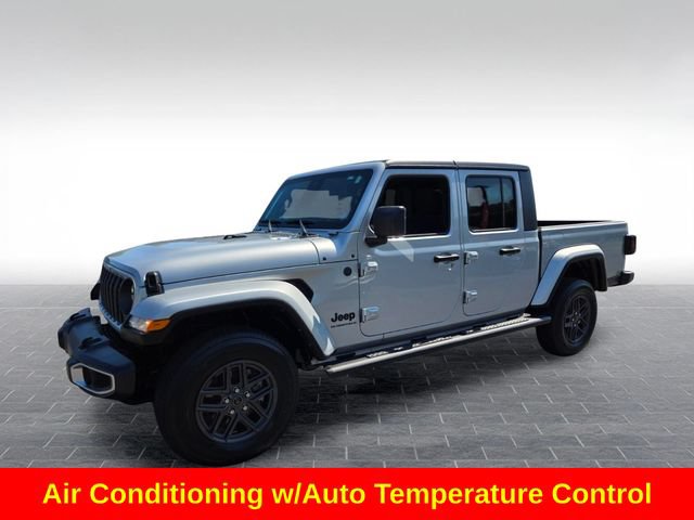 Used 2024 Jeep Gladiator Sport AWD/4WD image 4