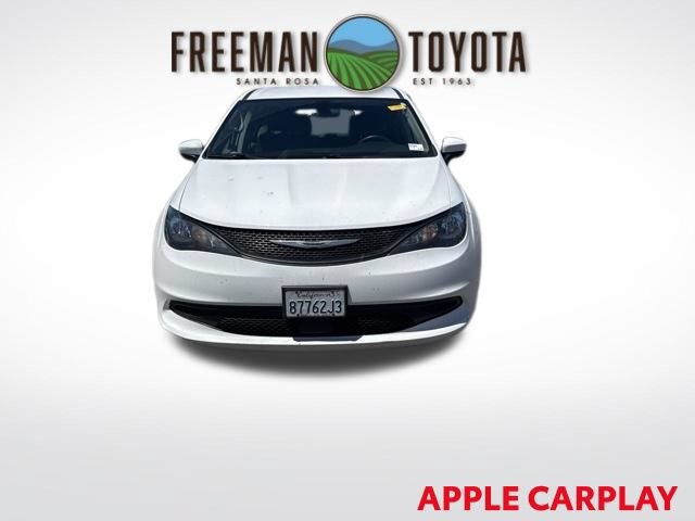 Used 2021 Chrysler Voyager LX FWD image 3