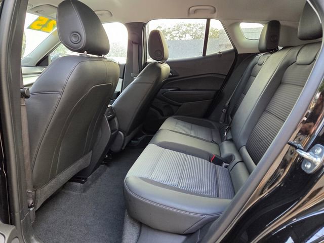 Certified 2025 Chevrolet Trax LT w/ LT Convenience Package FWD image 13