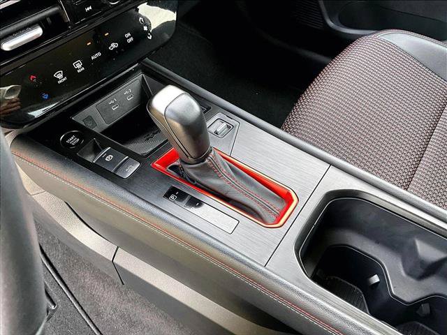 Used 2025 Nissan Kicks SR FWD image 15